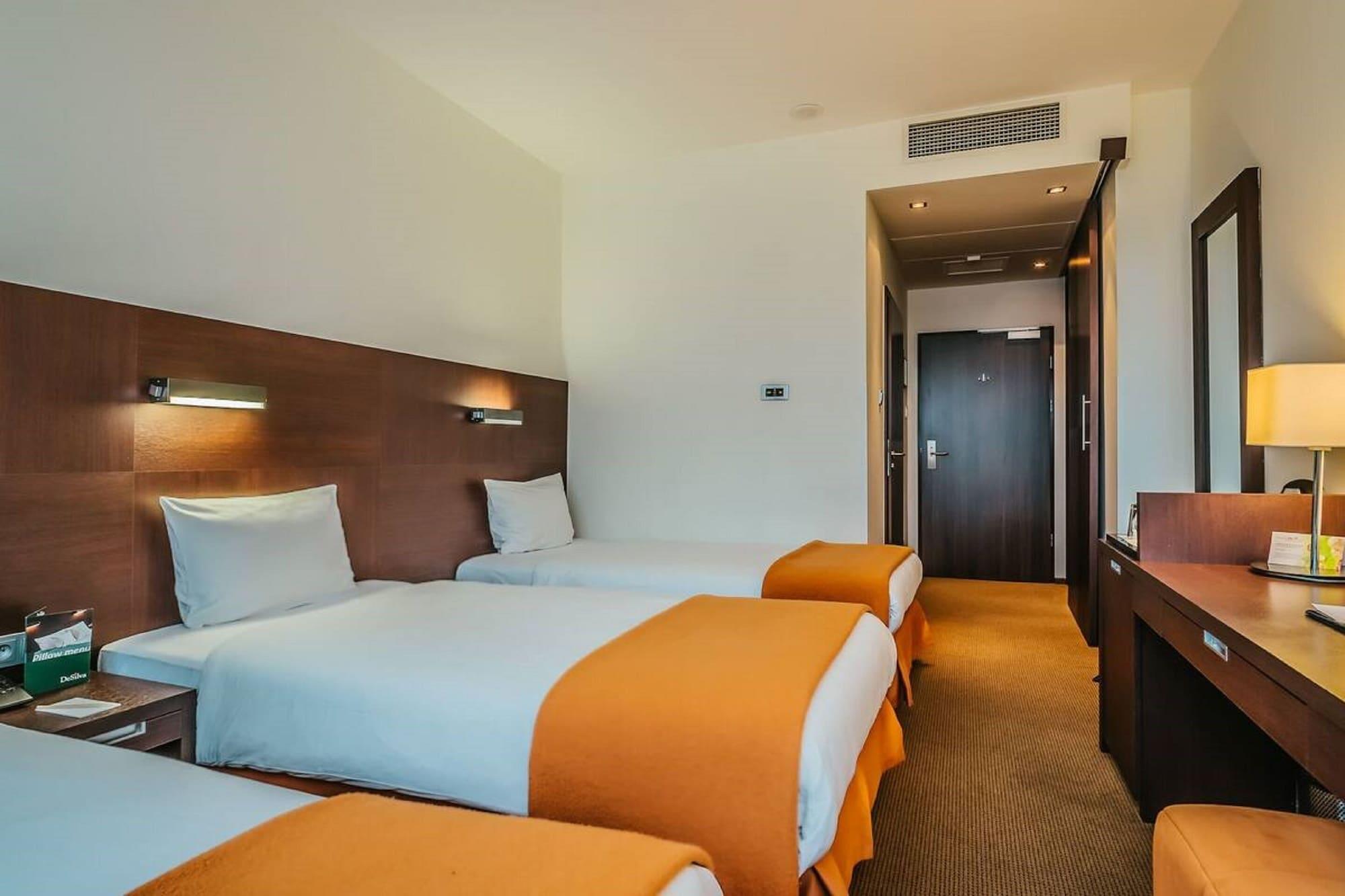 Desilva Warszawa Piaseczno Hotel เพียเซตชโน ภายนอก รูปภาพ