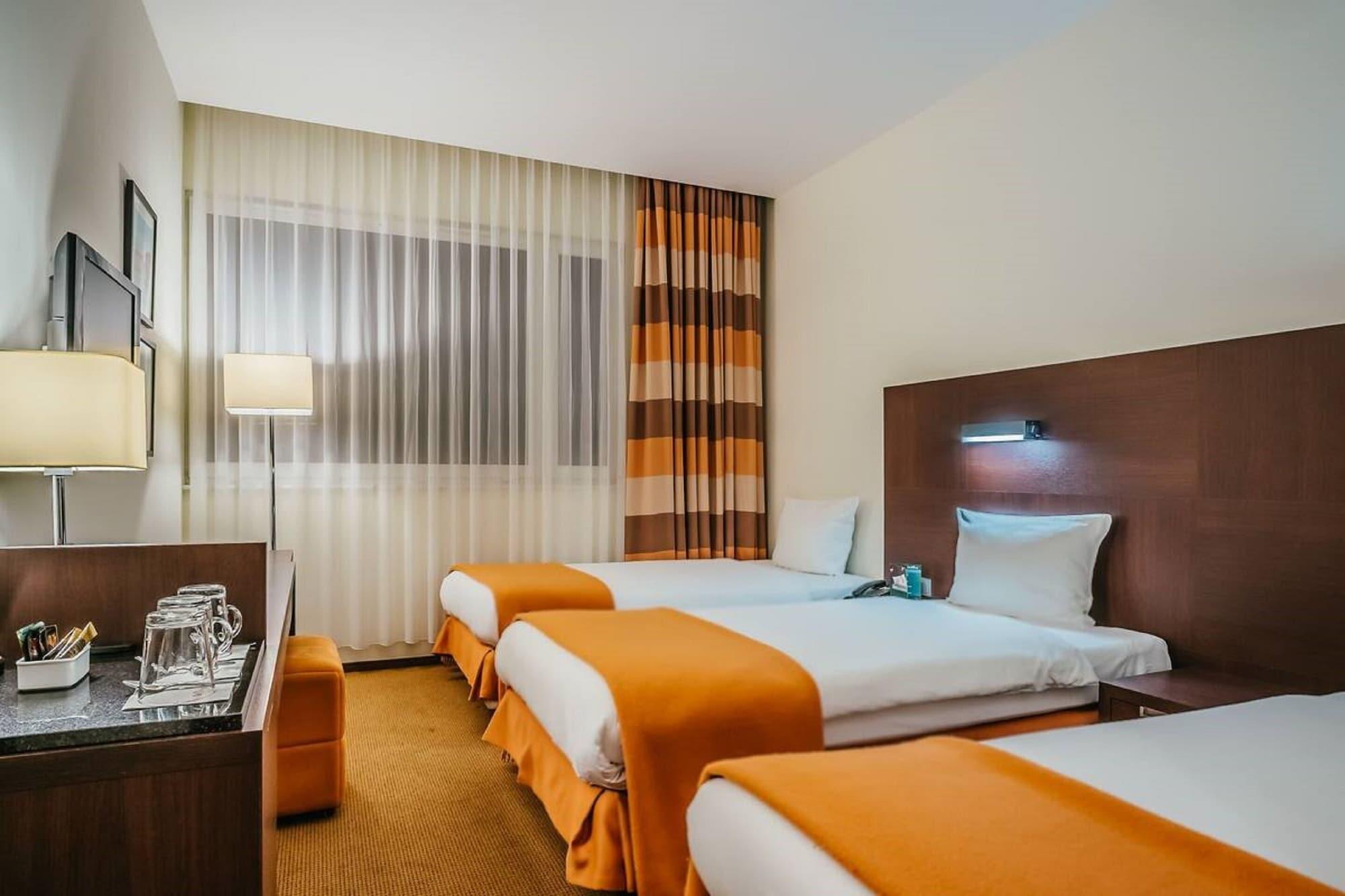 Desilva Warszawa Piaseczno Hotel เพียเซตชโน ภายนอก รูปภาพ