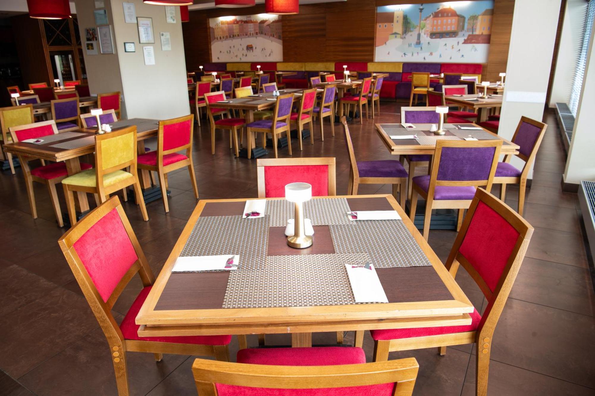 Desilva Warszawa Piaseczno Hotel เพียเซตชโน ภายนอก รูปภาพ