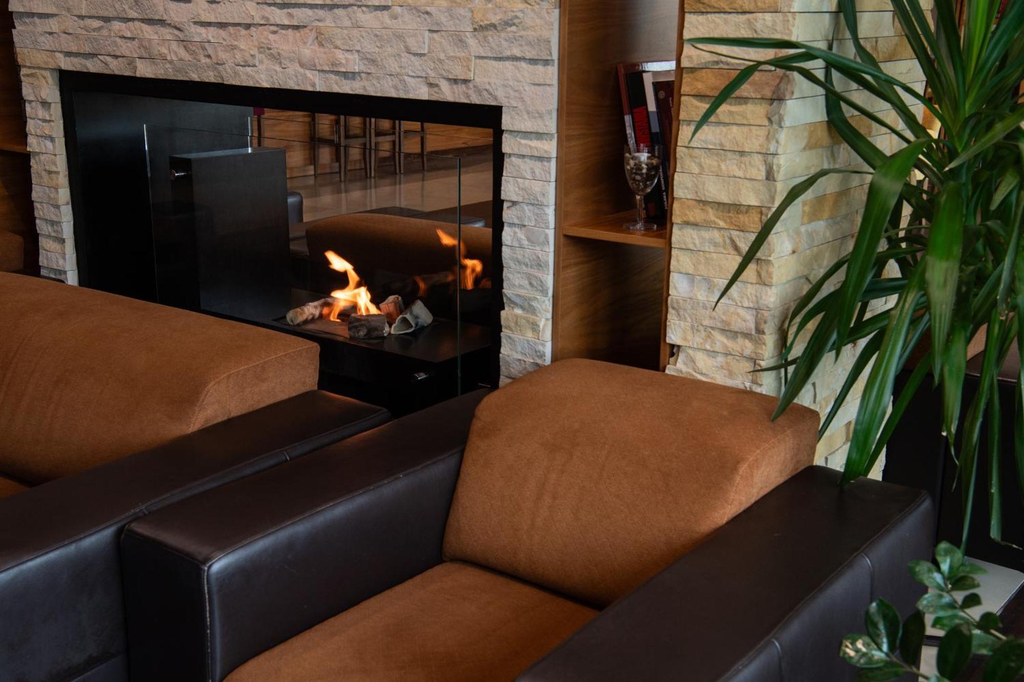 Desilva Warszawa Piaseczno Hotel เพียเซตชโน ภายนอก รูปภาพ
