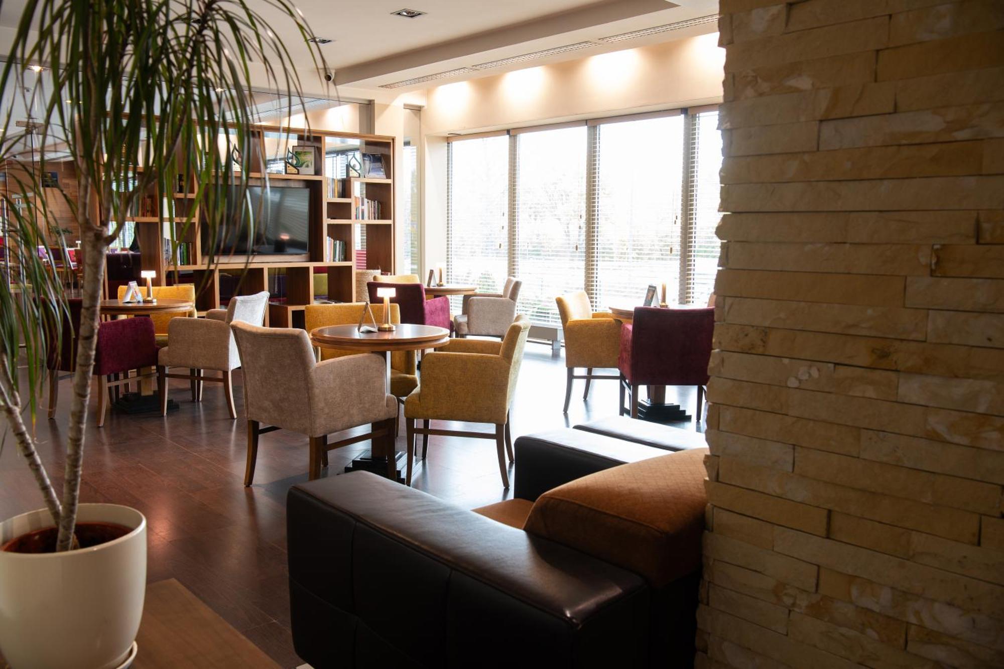 Desilva Warszawa Piaseczno Hotel เพียเซตชโน ภายนอก รูปภาพ