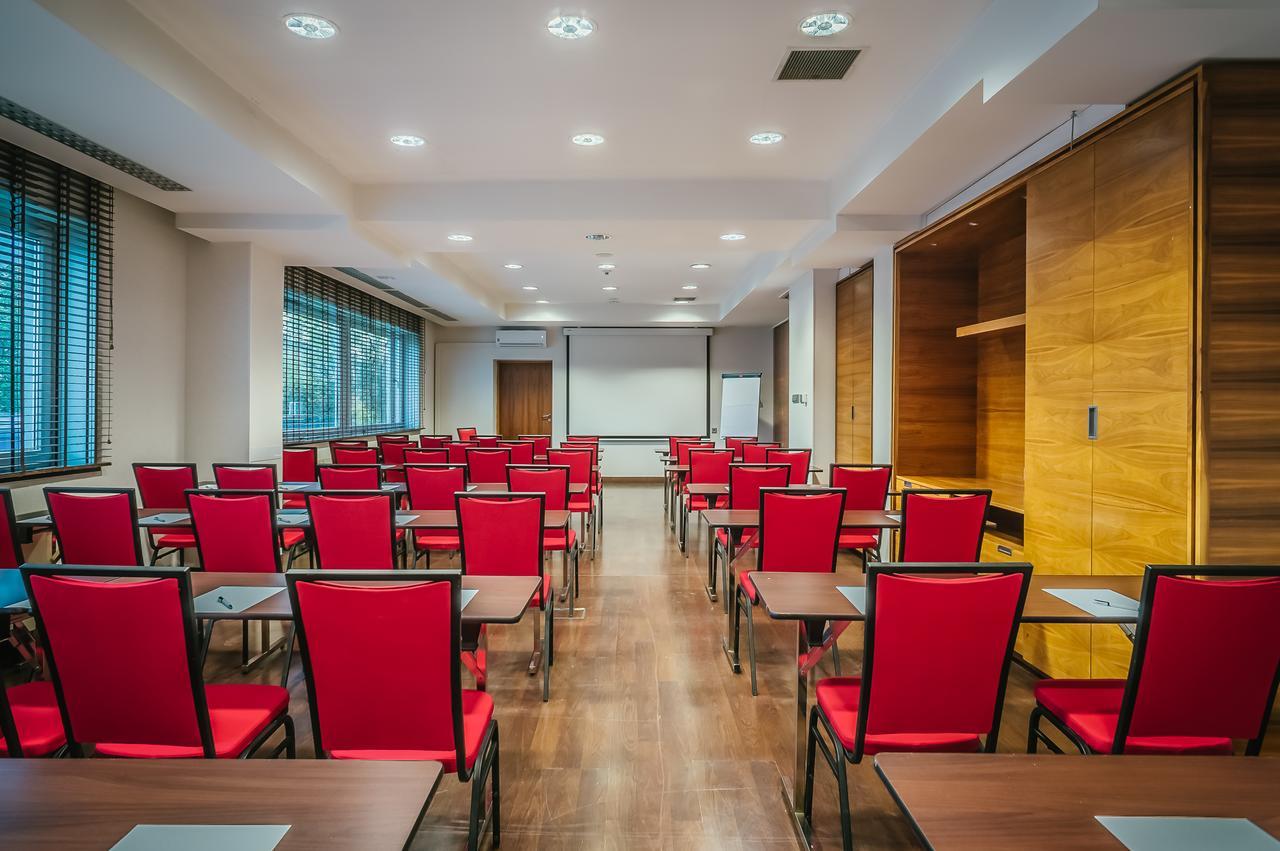 Desilva Warszawa Piaseczno Hotel เพียเซตชโน ภายนอก รูปภาพ