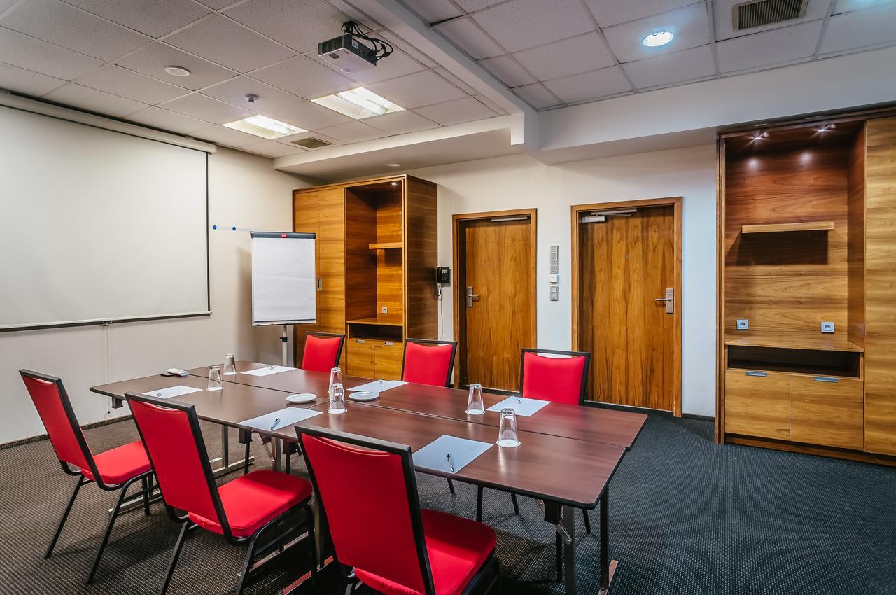 Desilva Warszawa Piaseczno Hotel เพียเซตชโน ภายนอก รูปภาพ