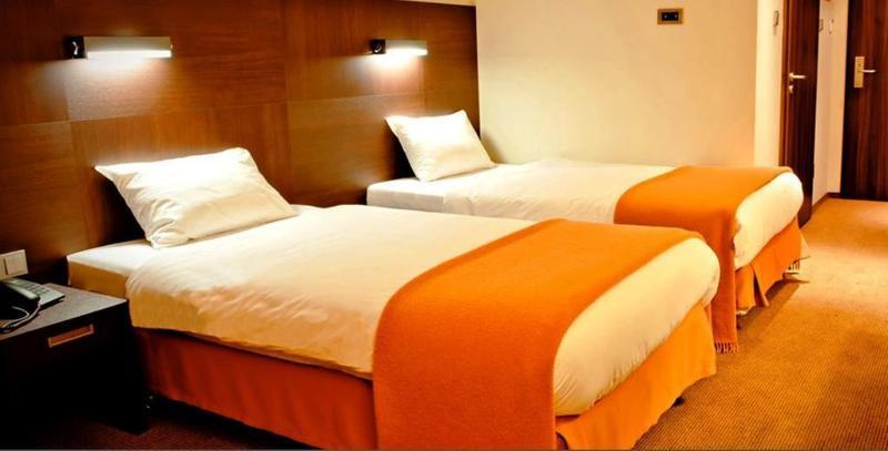 Desilva Warszawa Piaseczno Hotel เพียเซตชโน ภายนอก รูปภาพ